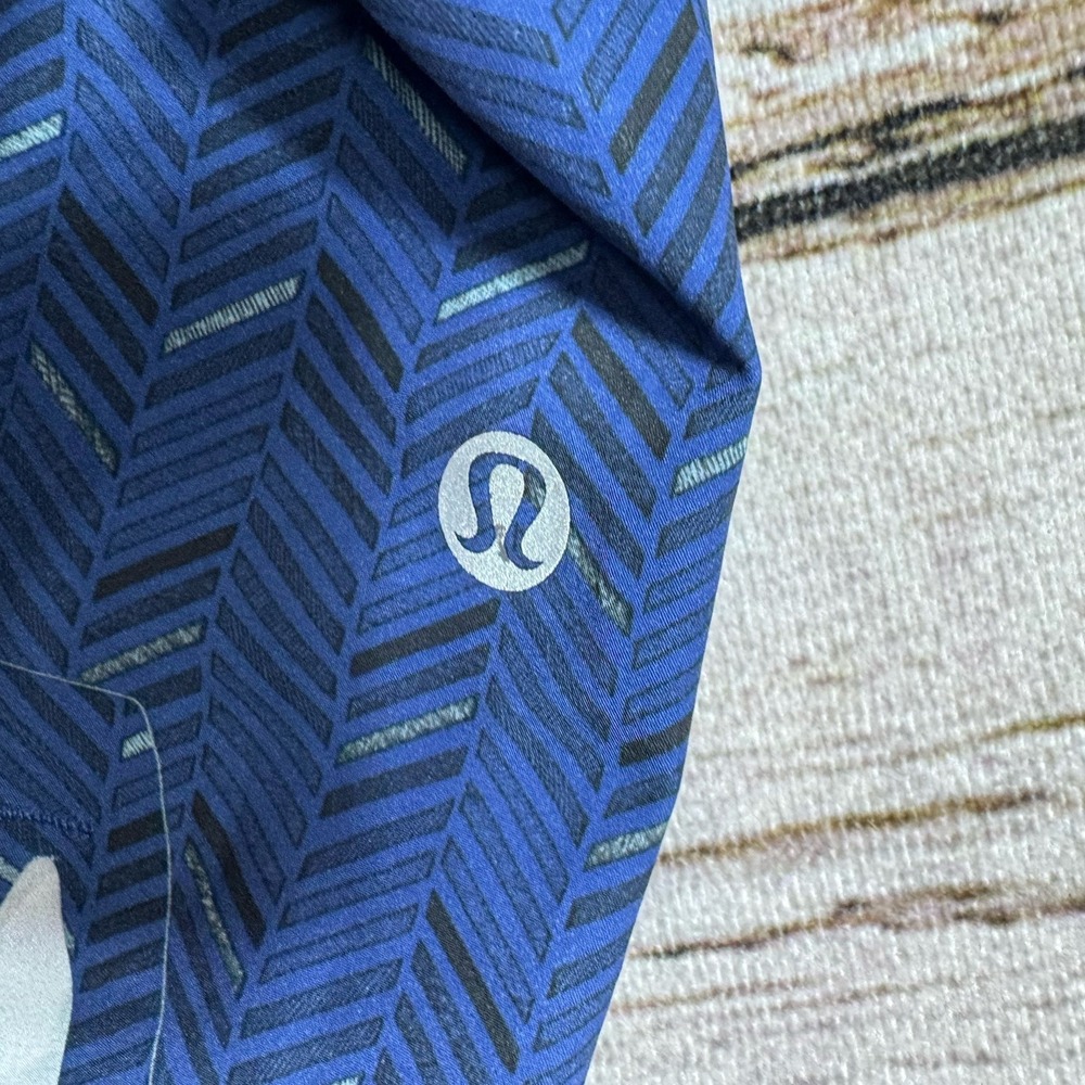 Lululemon Board Shorts Mens 32 Blue 11" Unlined Geometric Swim Trunks Tie Waist - Picture 6 of 6